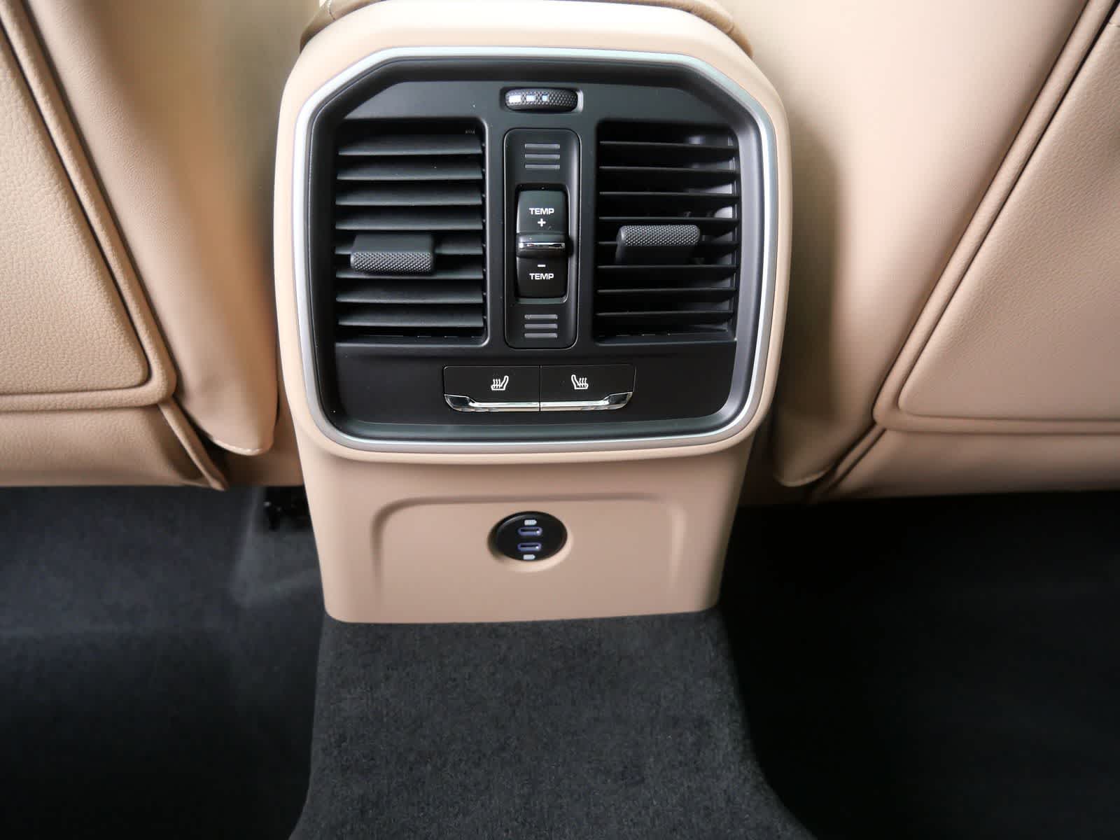 Thumbnail: 2026 Porsche Macan - 11