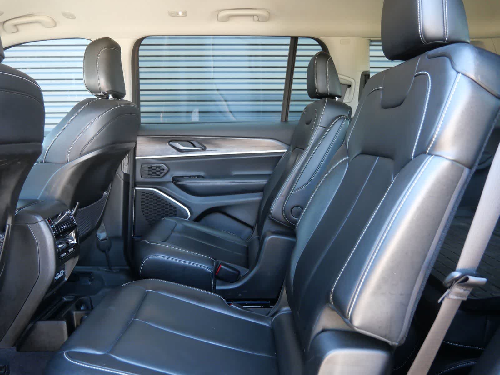 Thumbnail: 2021 Jeep Grand Cherokee L - 11