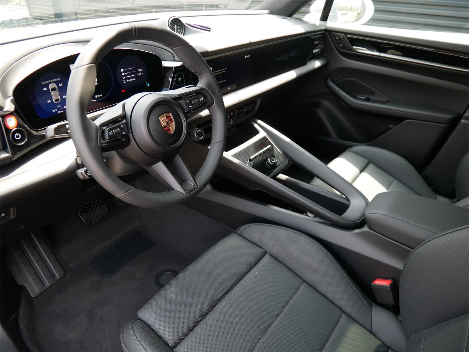 Thumbnail: 2025 Porsche Macan - 4