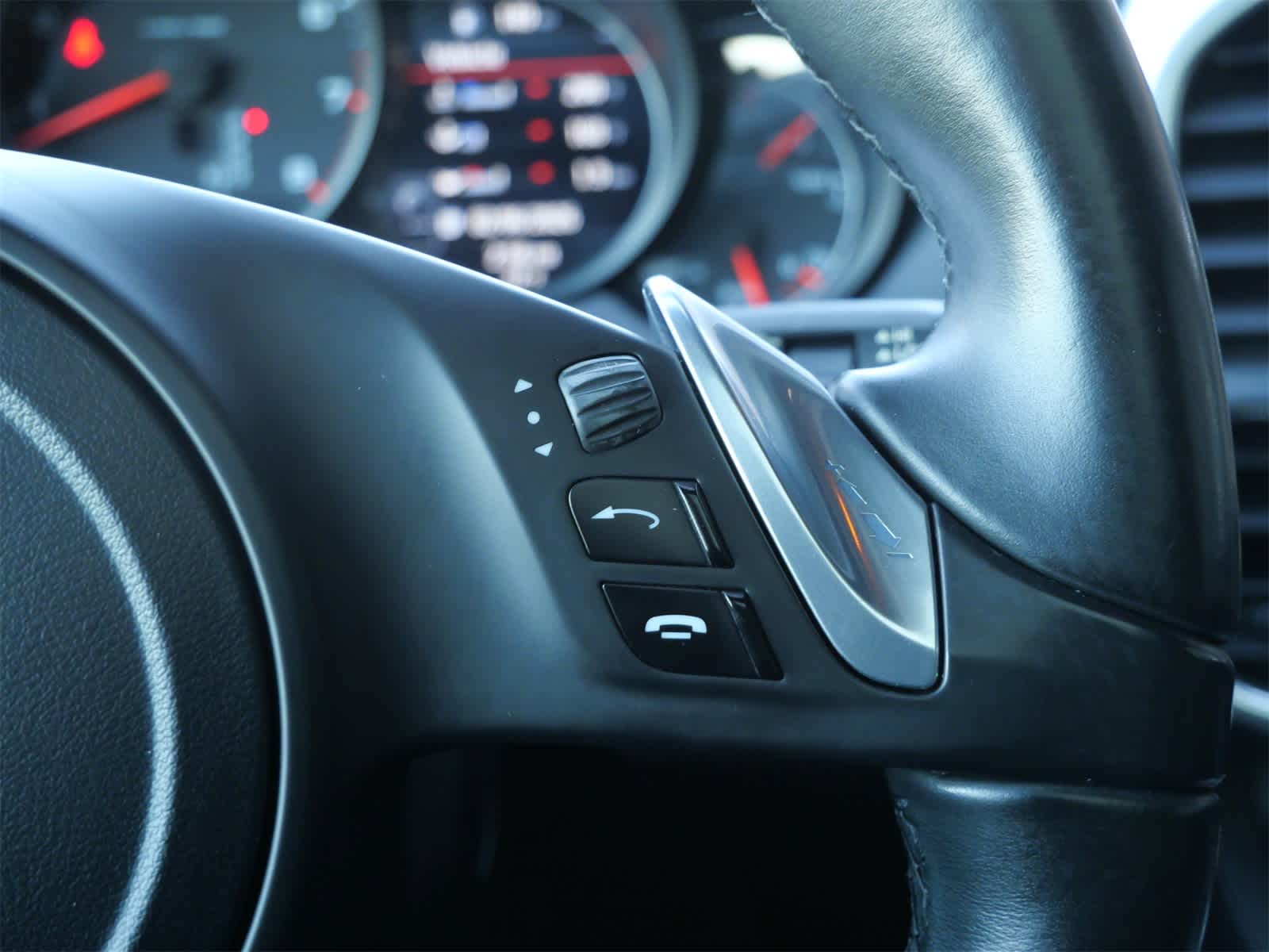 Thumbnail: 2014 Porsche Cayenne - 17