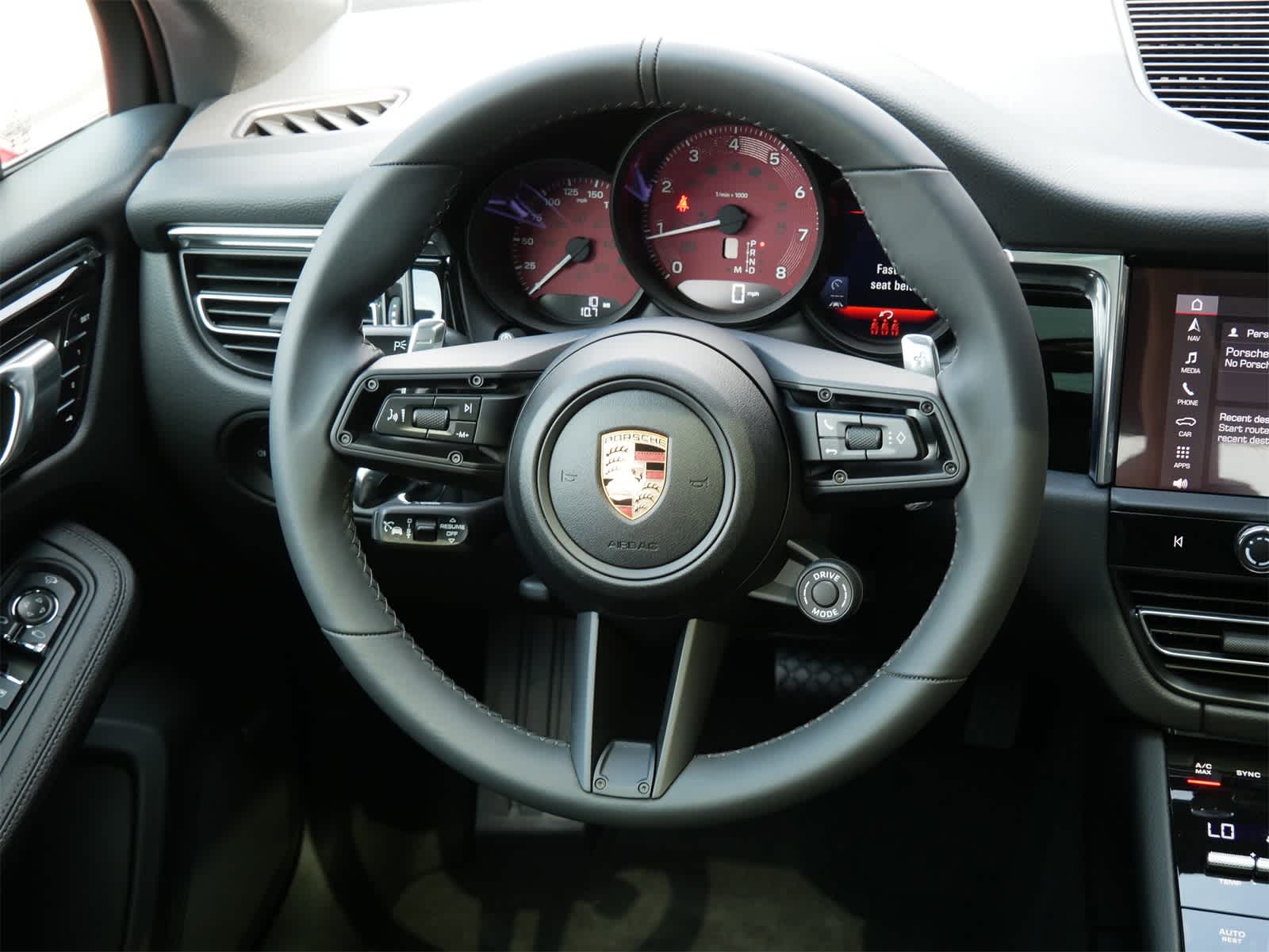 Thumbnail: 2025 Porsche Macan - 9