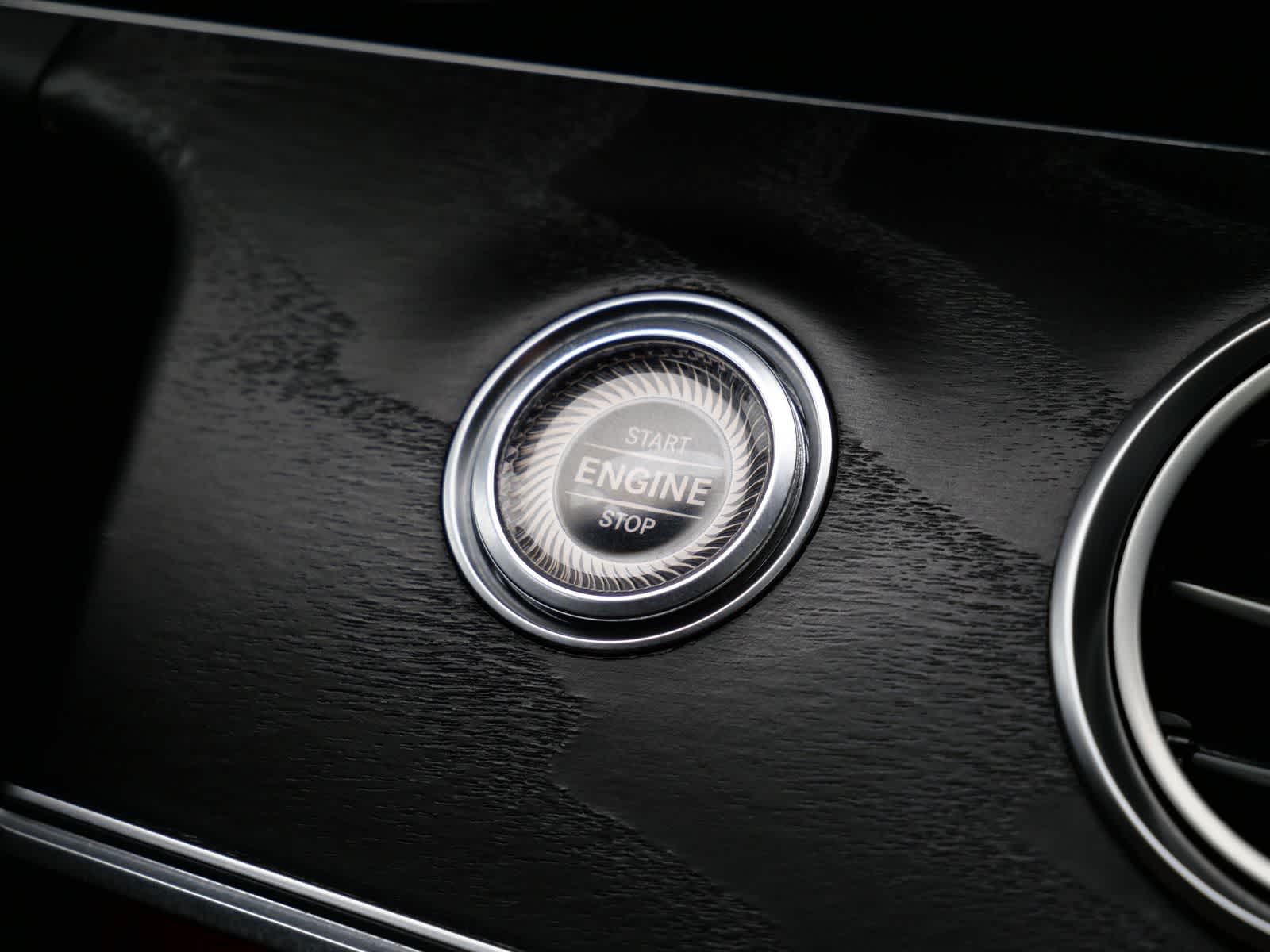 Thumbnail: 2017 Mercedes-Benz E-Class - 21