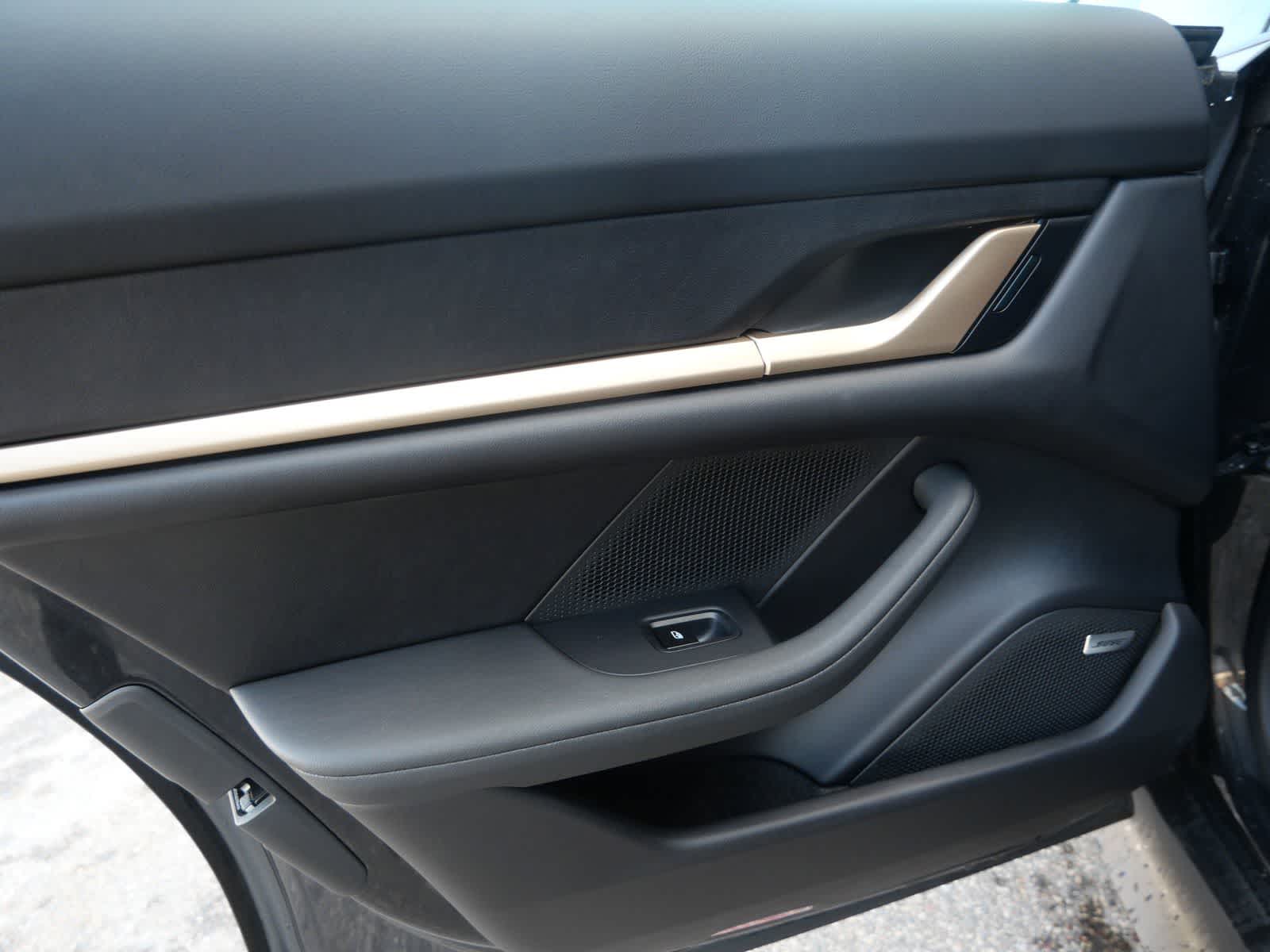 Thumbnail: 2025 Porsche Taycan - 12