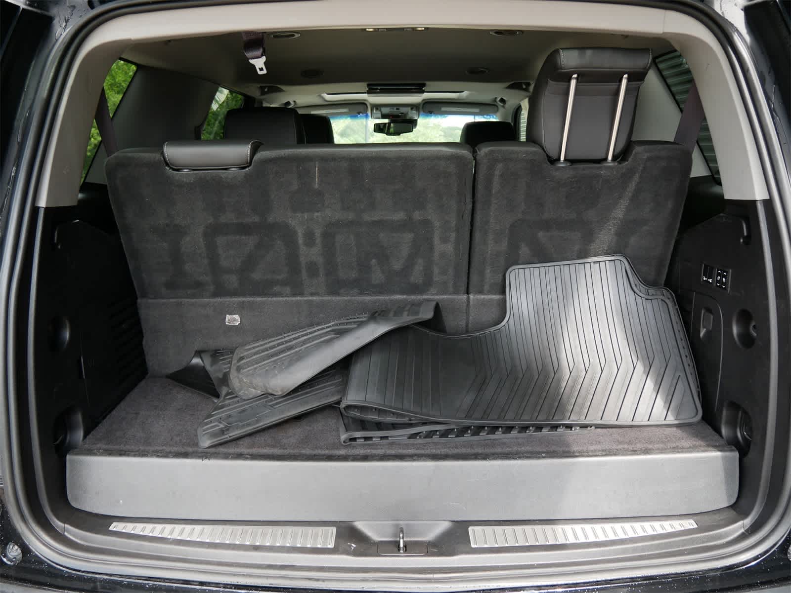 Thumbnail: 2017 Chevrolet Tahoe - 7