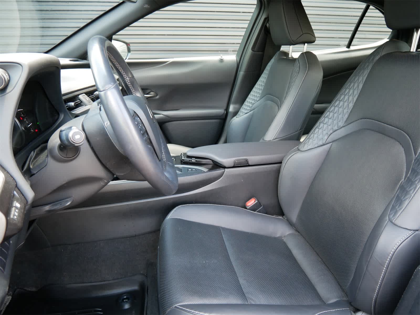 Thumbnail: 2021 Lexus UX - 5