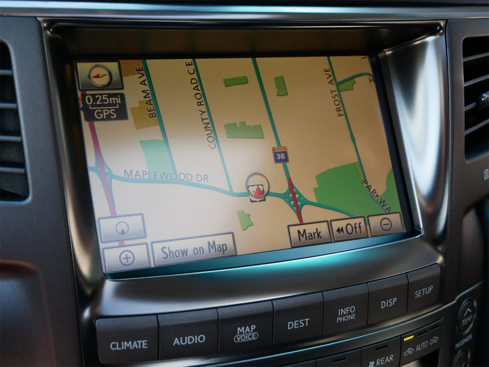2011 Lexus LX 570 15