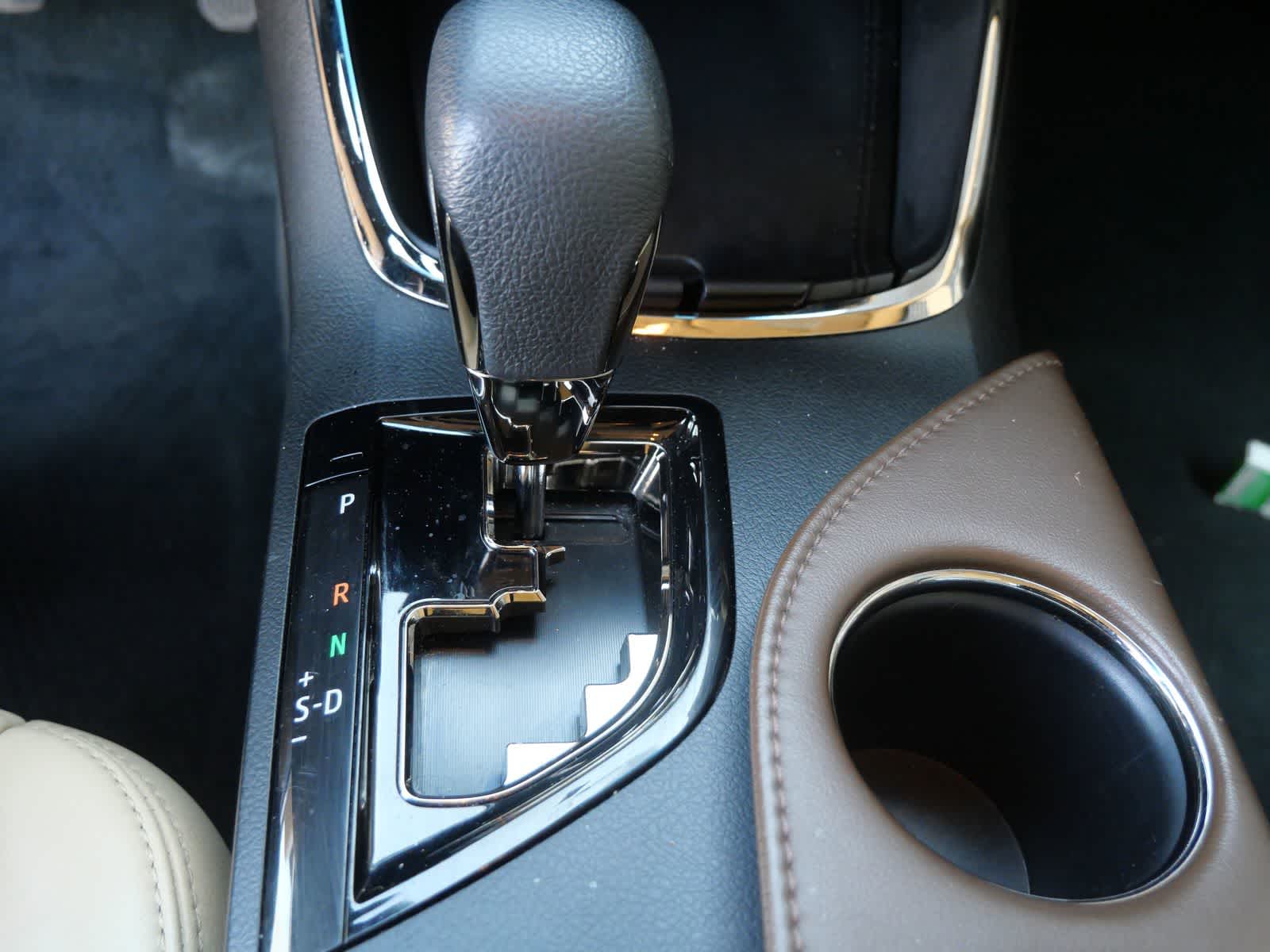 Thumbnail: 2013 Toyota Avalon - 16