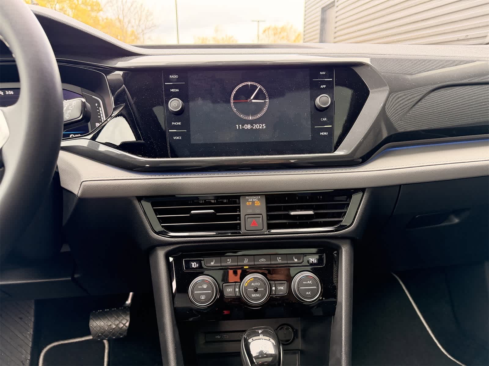 Thumbnail: 2023 Volkswagen Taos - 8