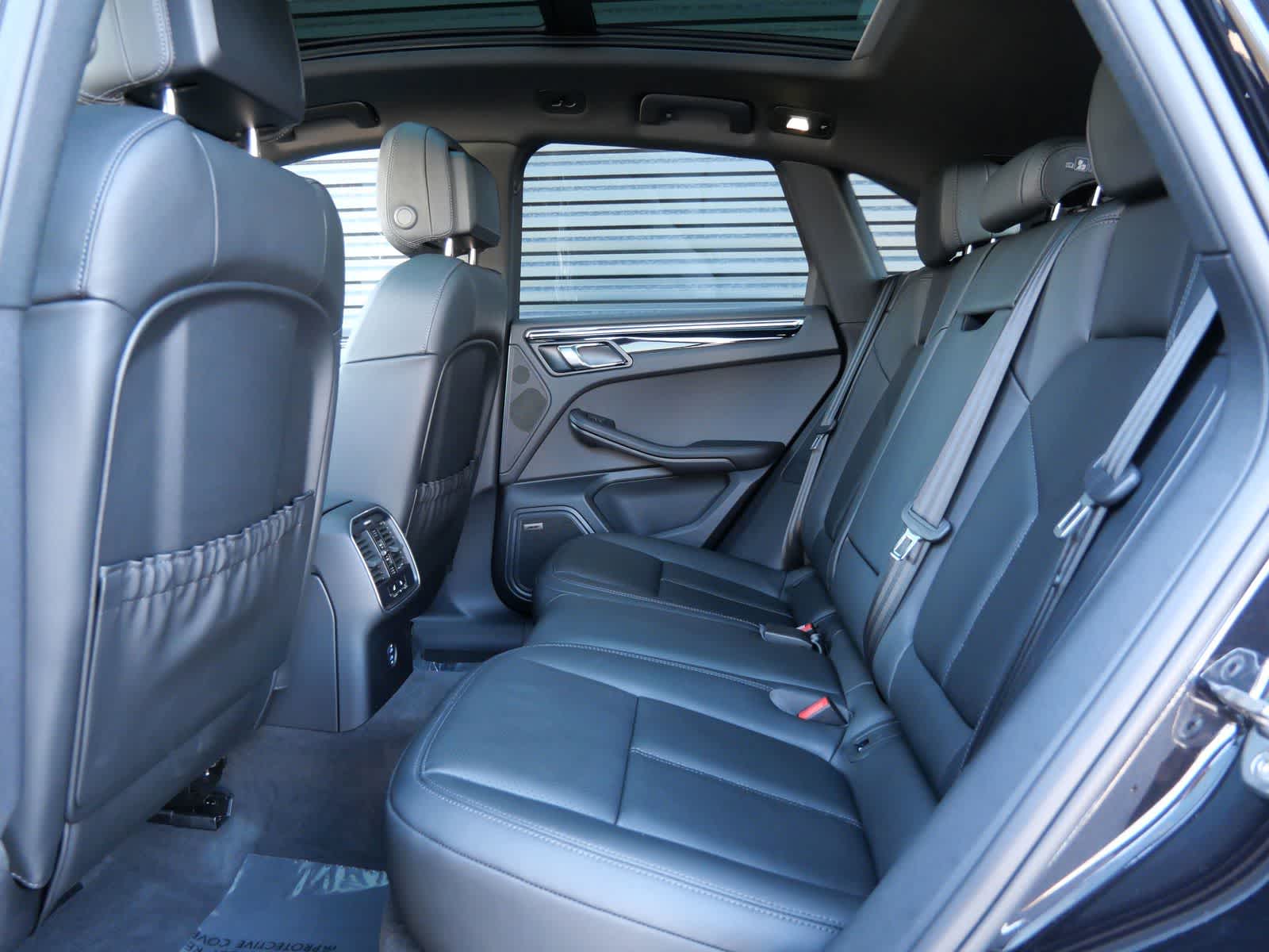 Thumbnail: 2026 Porsche Macan - 11