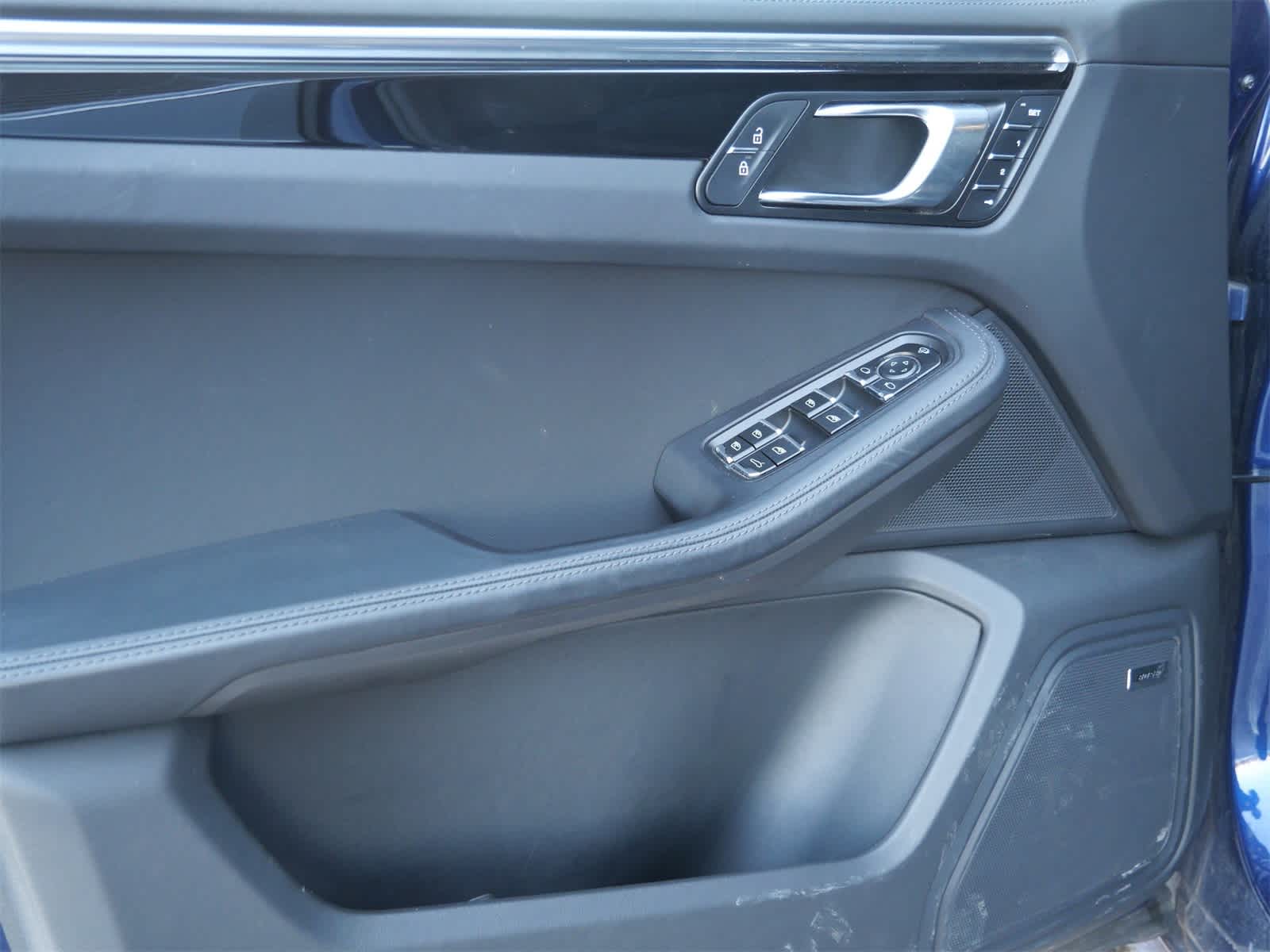 Thumbnail: 2024 Porsche Macan - 9