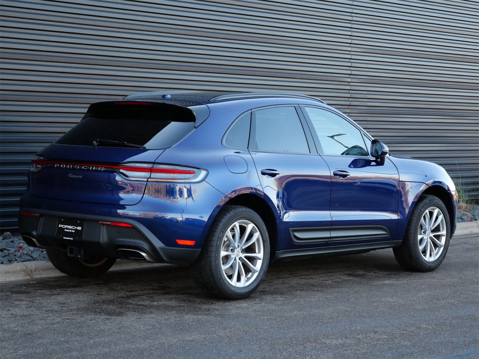 Thumbnail: 2025 Porsche Macan - 25