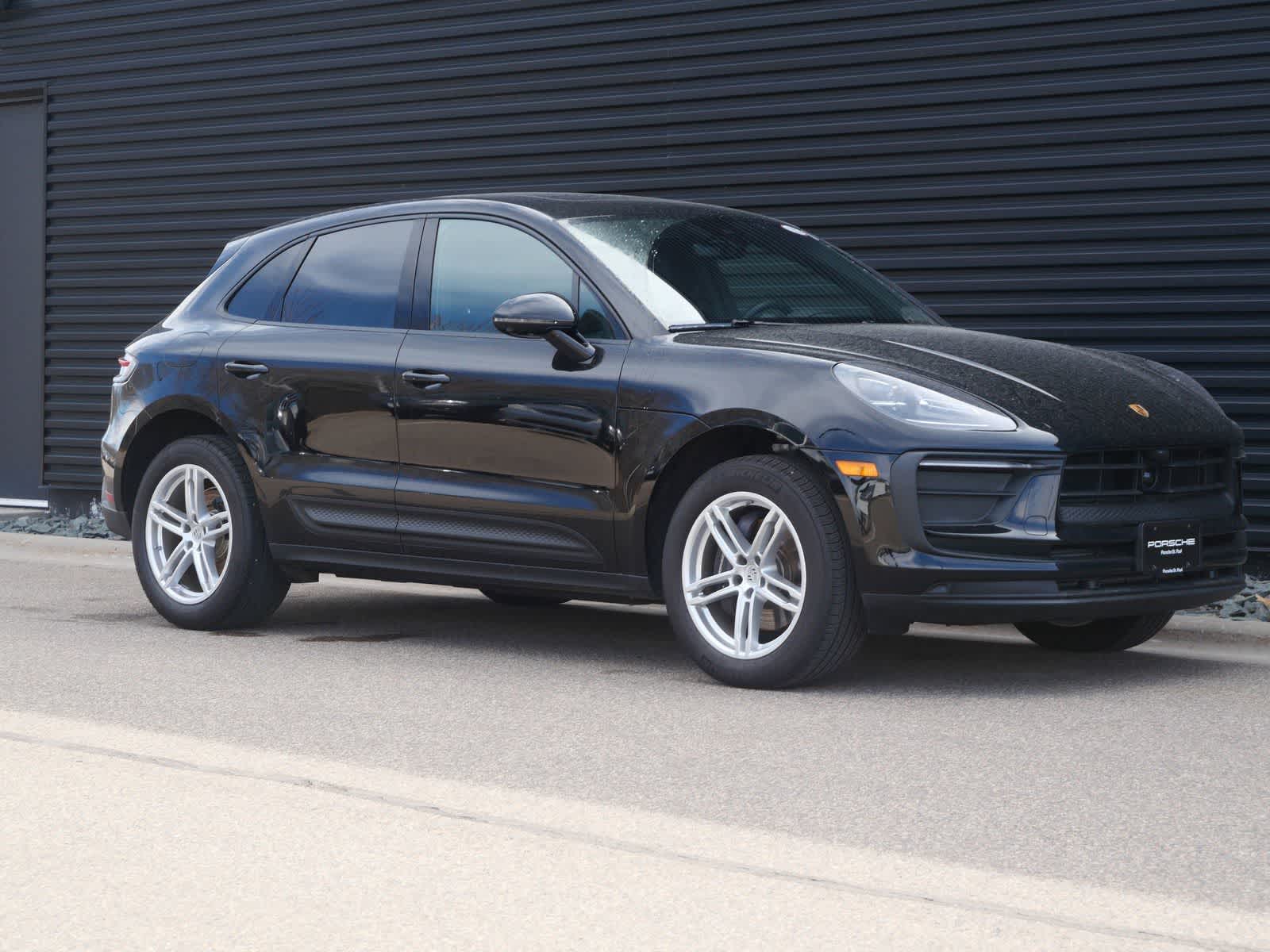 Thumbnail: 2025 Porsche Macan - 27