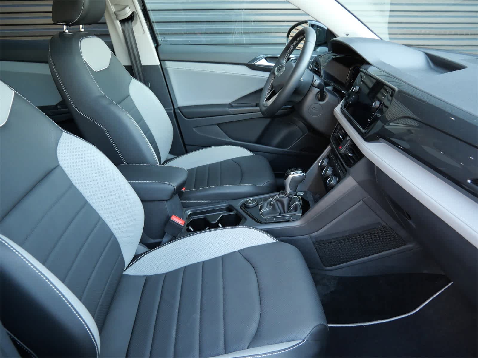 Thumbnail: 2023 Volkswagen Taos - 27