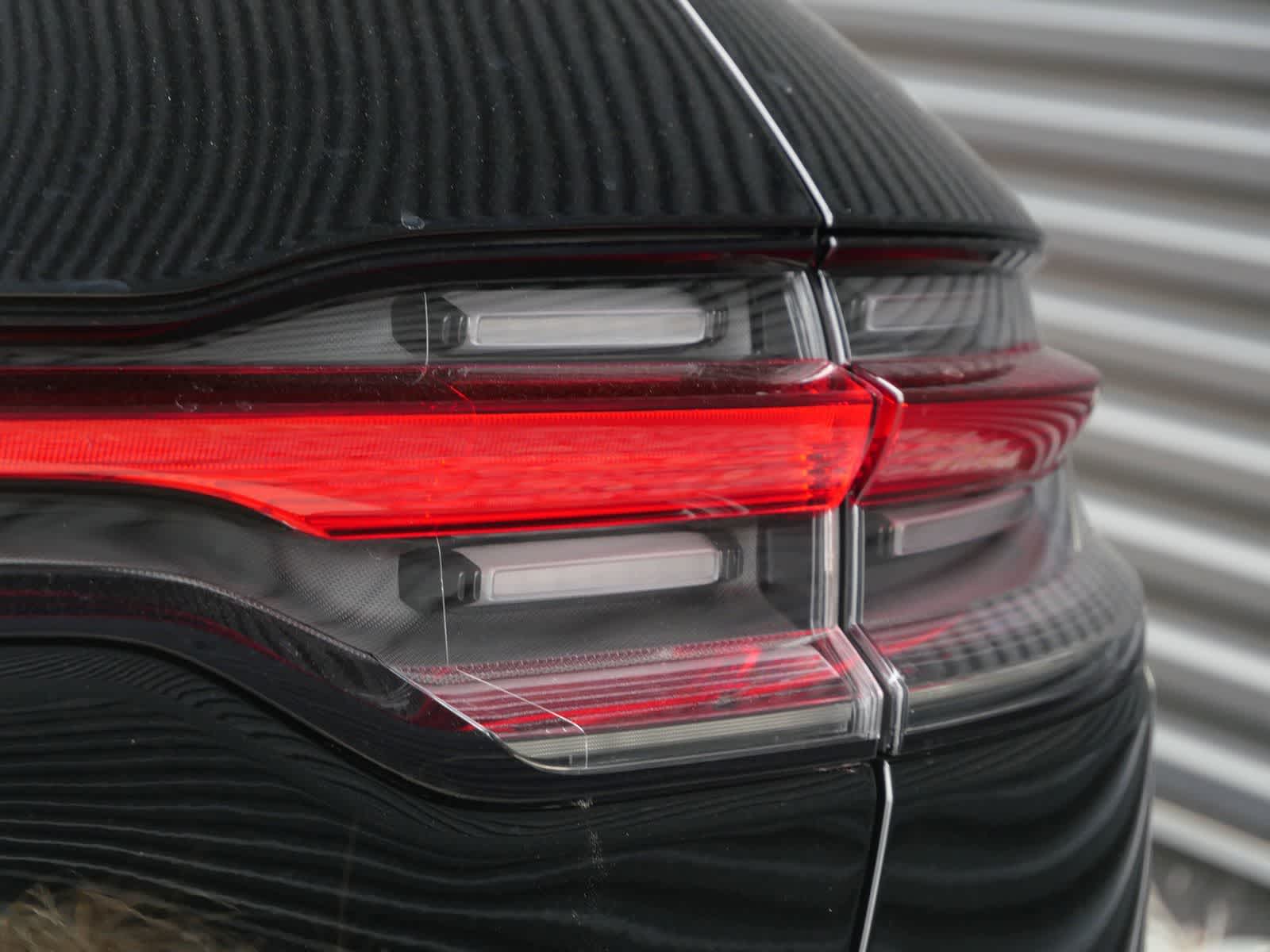 Thumbnail: 2026 Porsche Macan - 8
