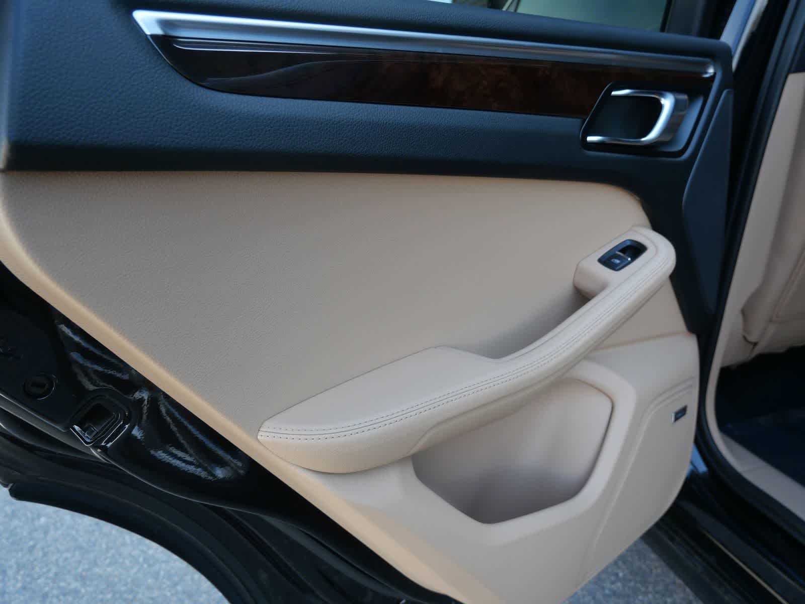 Thumbnail: 2024 Porsche Macan - 11