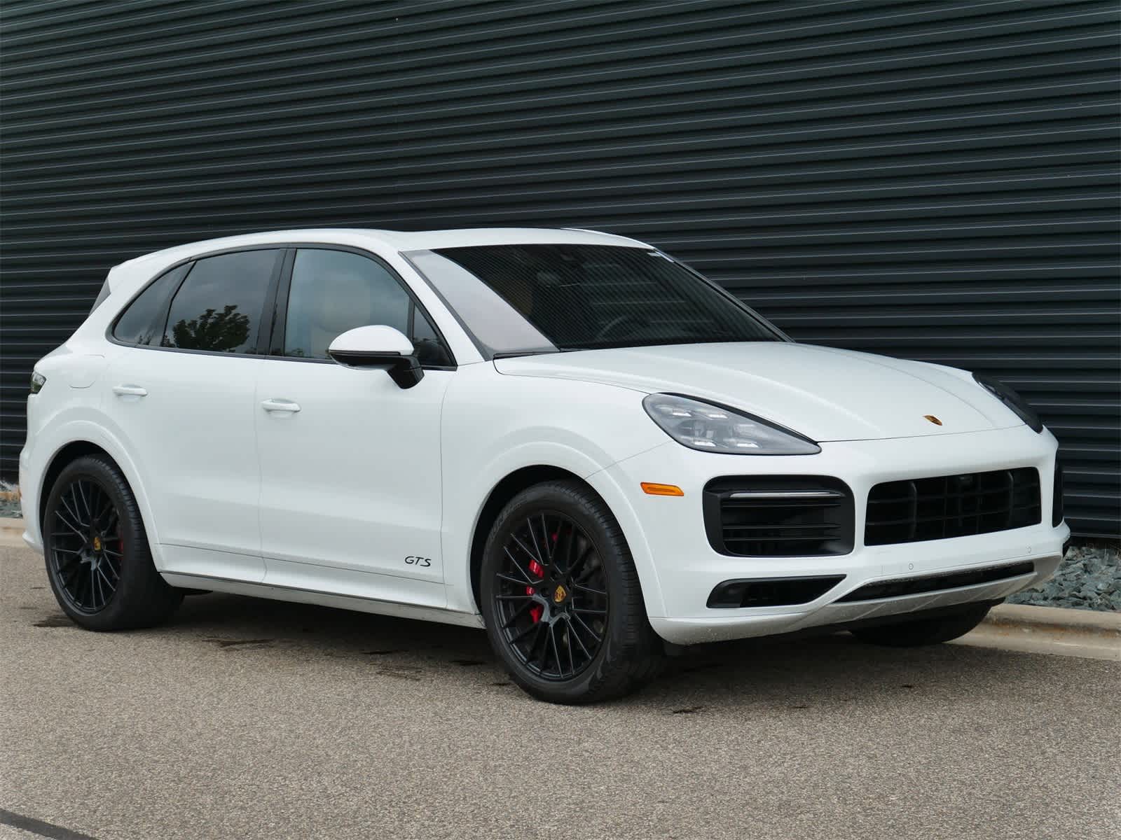Thumbnail: 2022 Porsche Cayenne - 25
