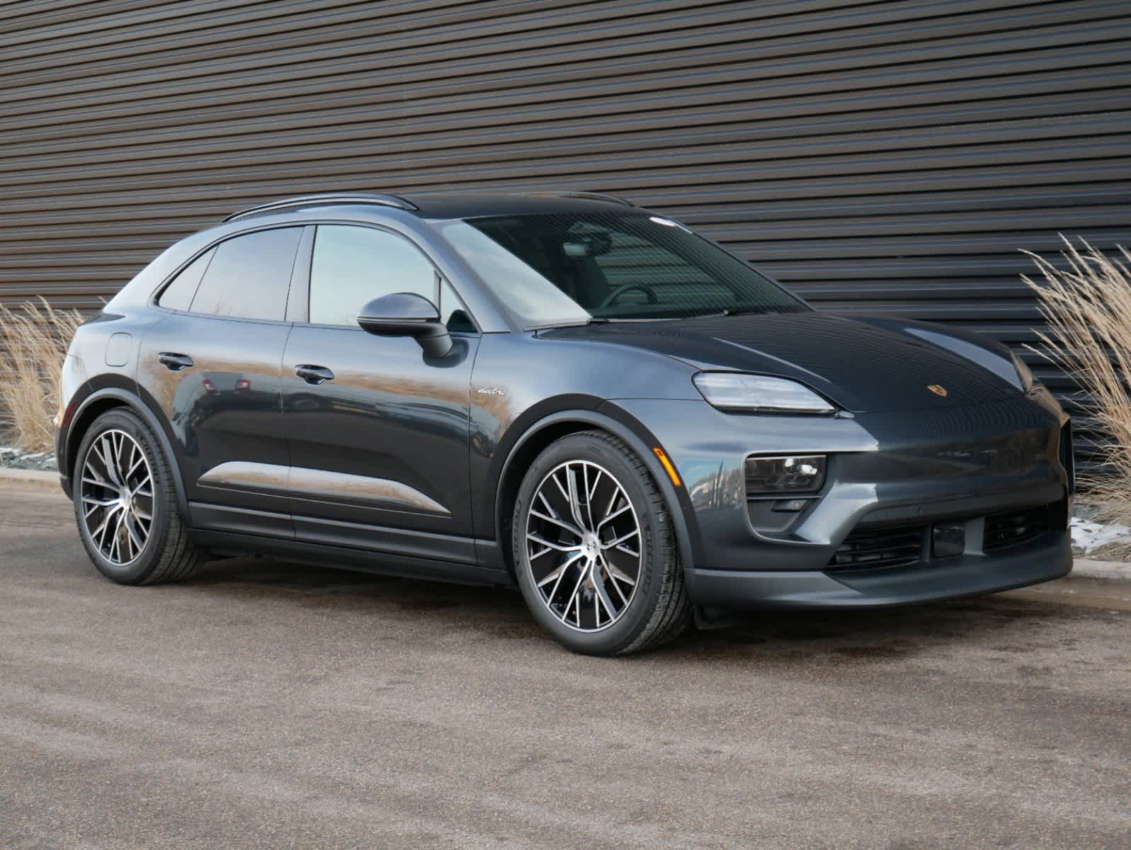 Thumbnail: 2024 Porsche Macan - 25
