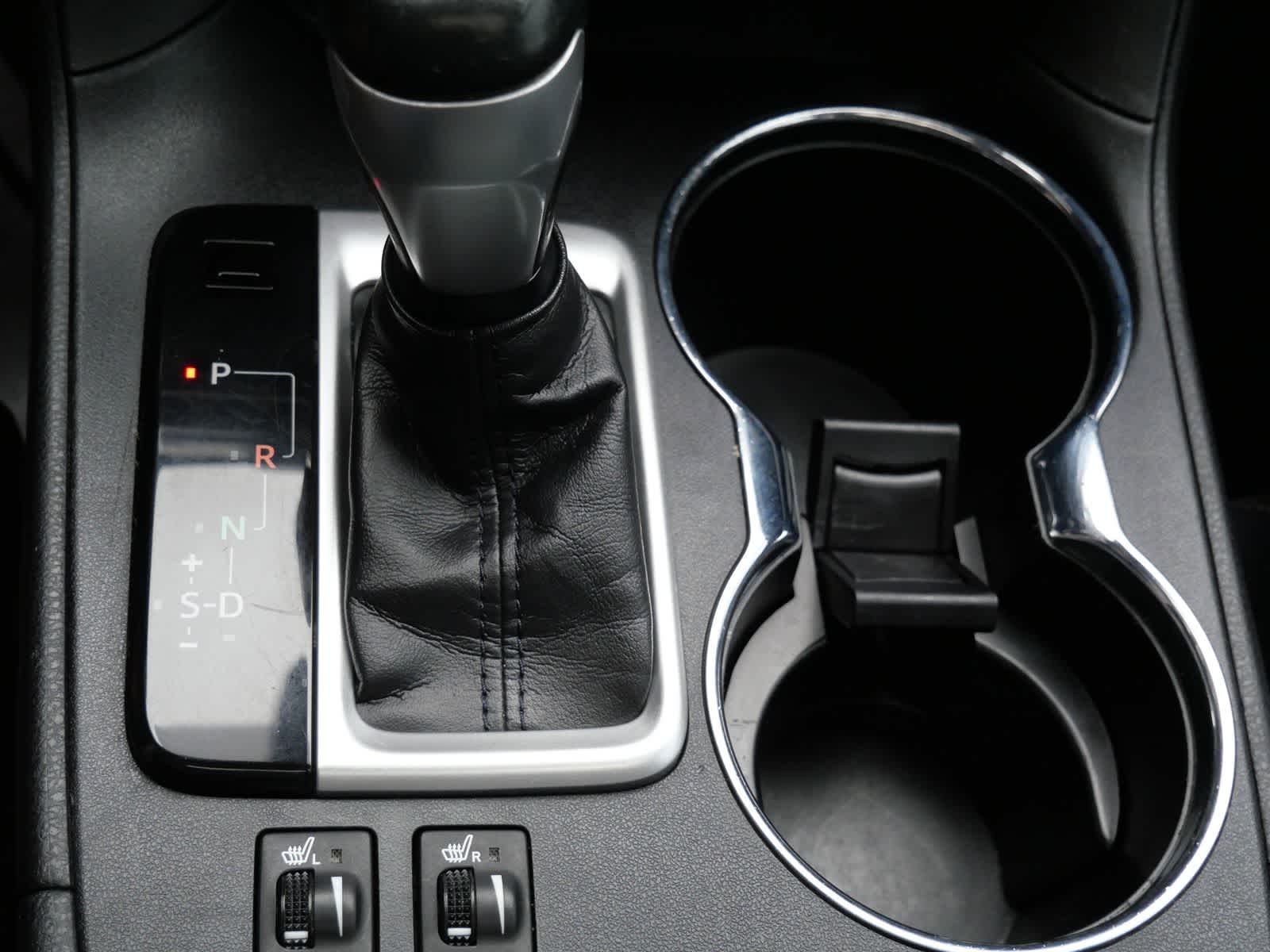 Thumbnail: 2018 Toyota Highlander - 17