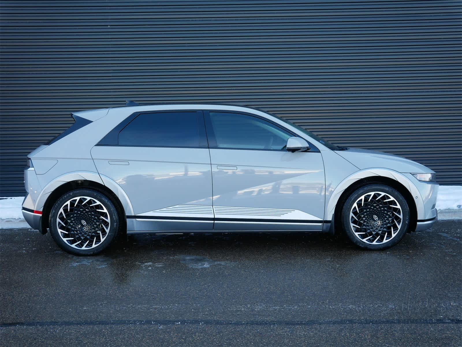 Thumbnail: 2024 Hyundai Ioniq 5 - 24