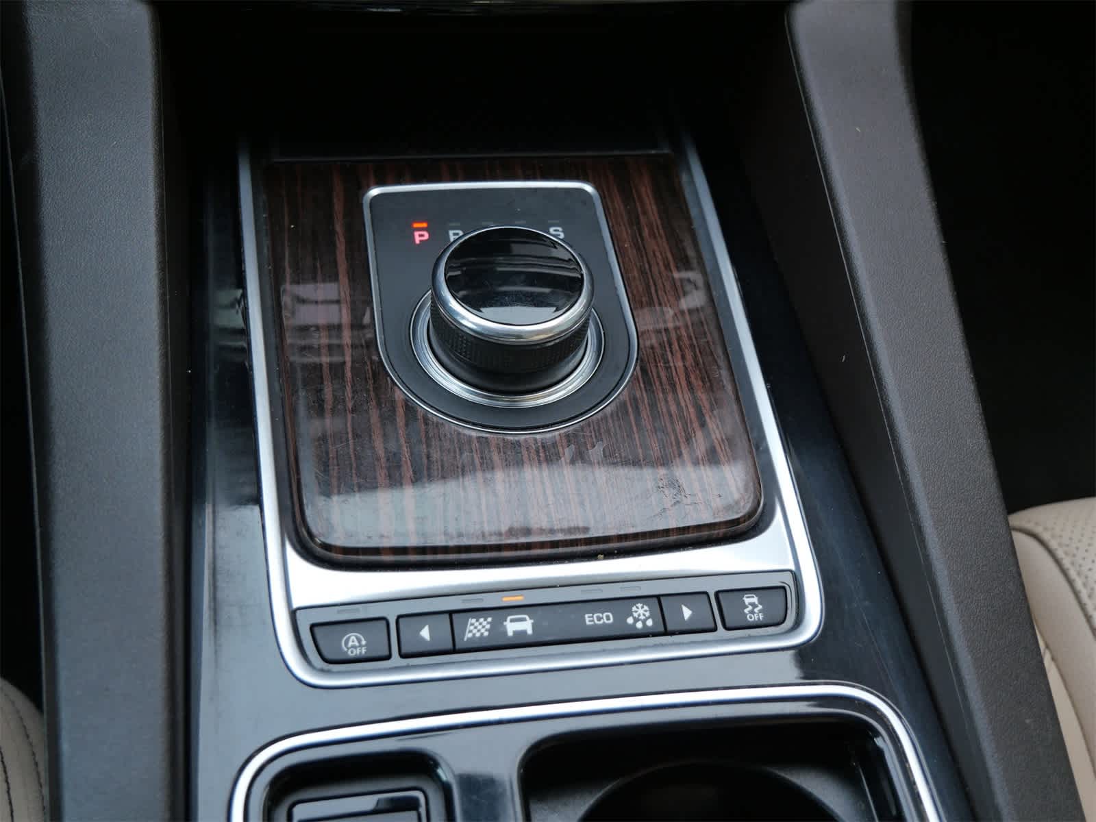 Thumbnail: 2018 Jaguar F-Pace - 16