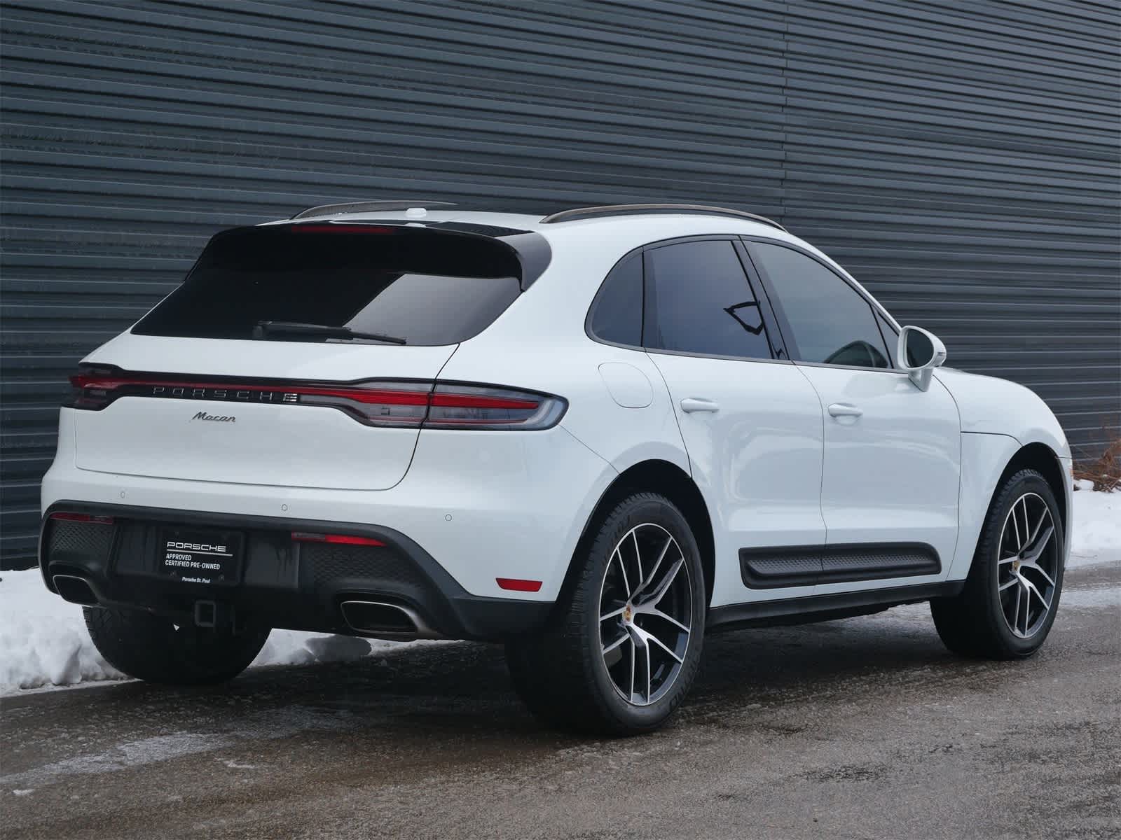 Thumbnail: 2024 Porsche Macan - 26