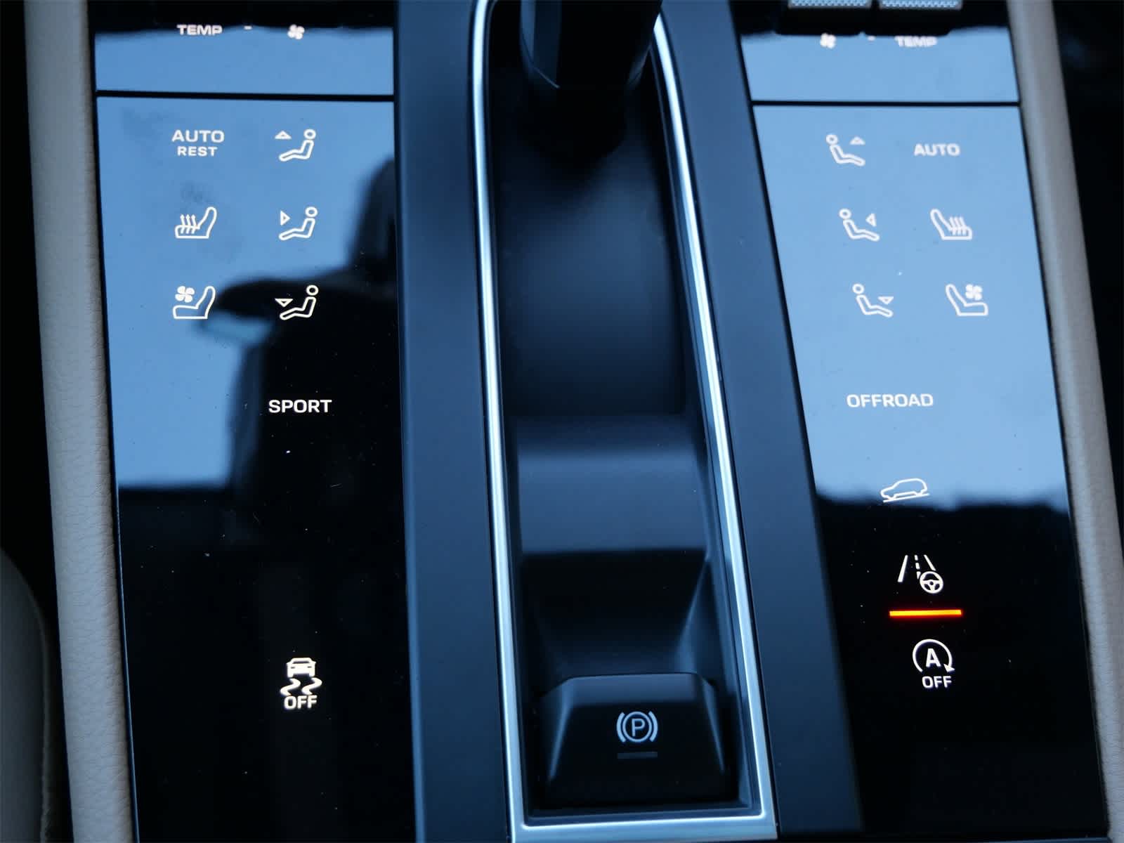 Thumbnail: 2026 Porsche Macan - 23