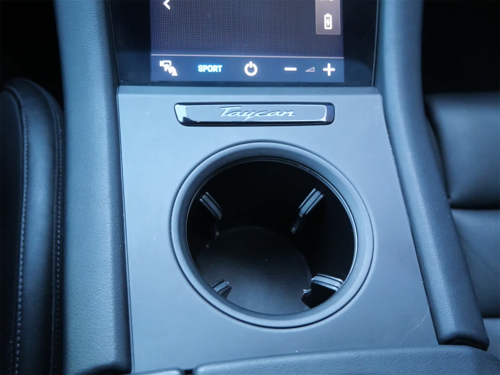 Thumbnail: 2021 Porsche Taycan - 17