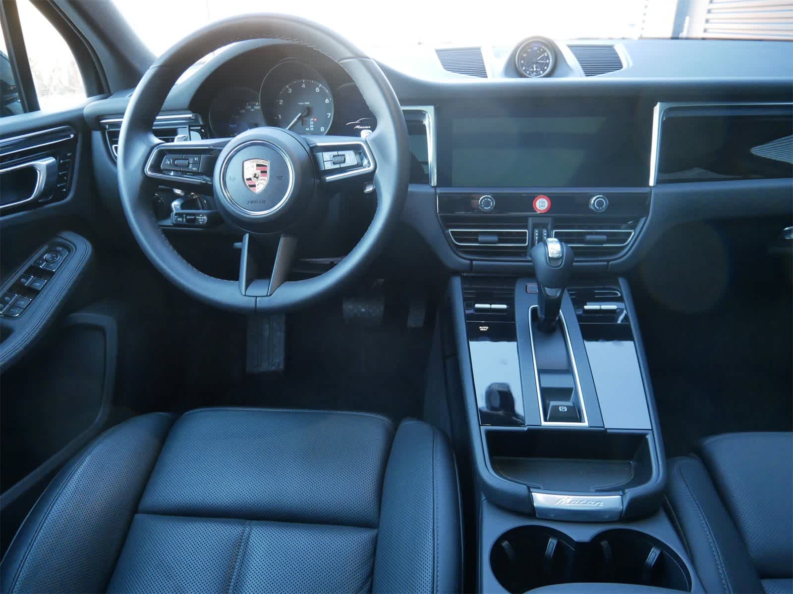 Thumbnail: 2025 Porsche Macan - 15