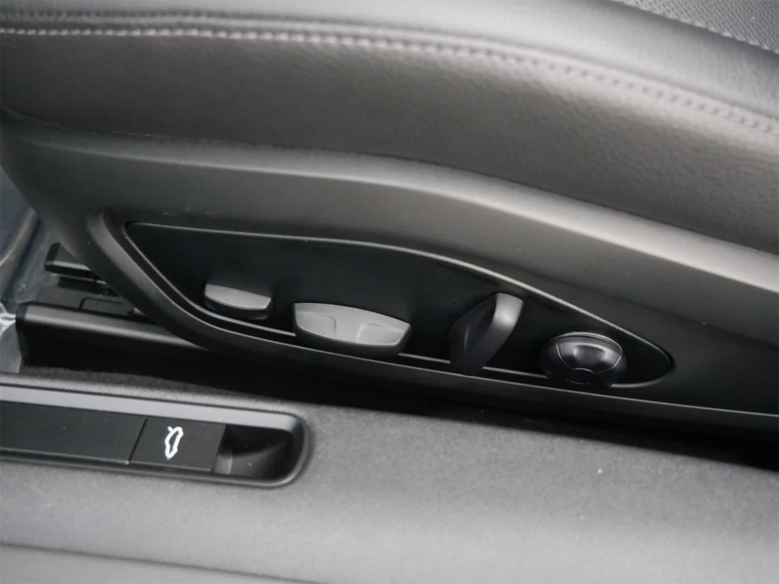 Thumbnail: 2025 Porsche 911 - 13