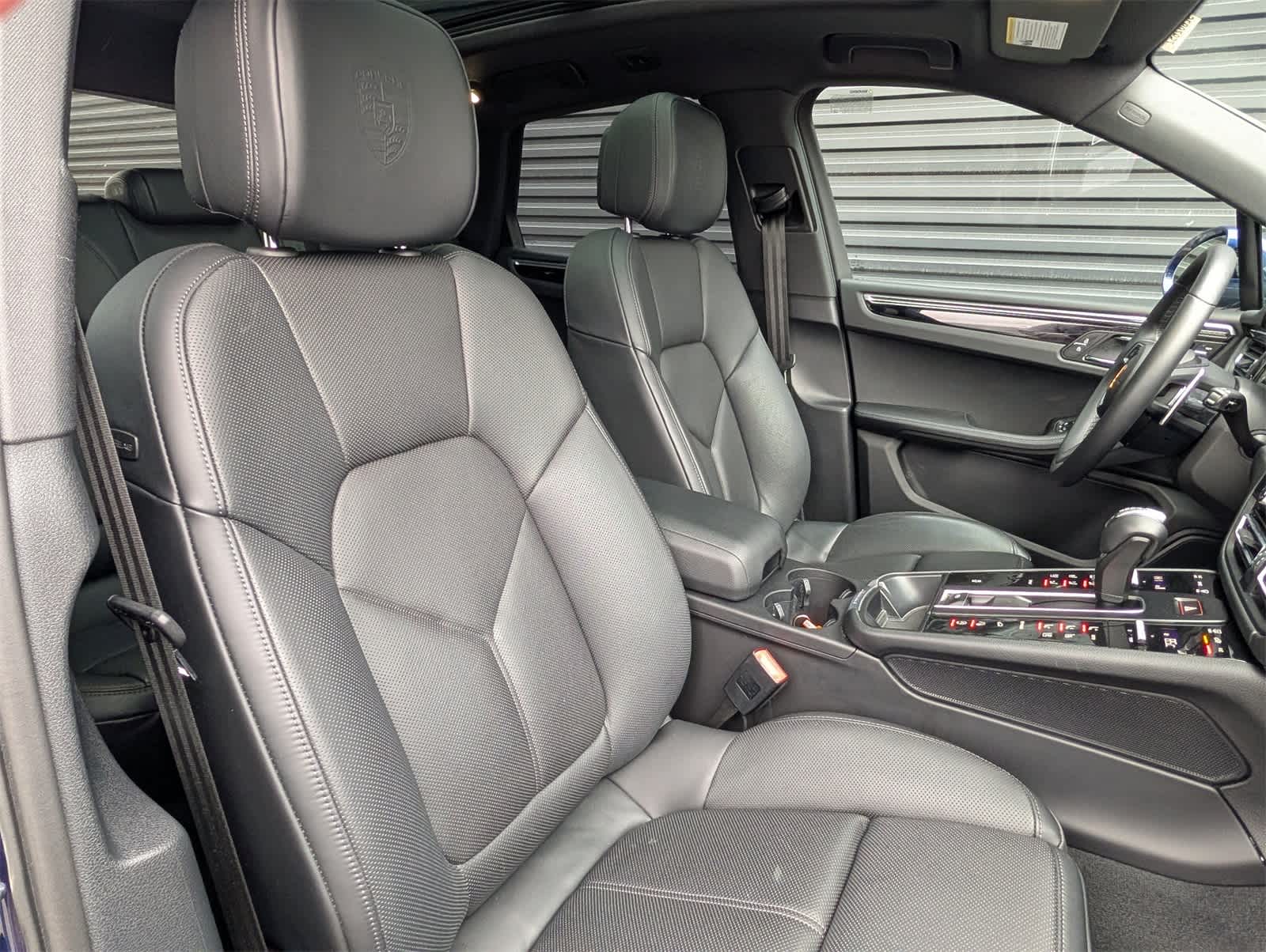 Thumbnail: 2025 Porsche Macan - 22