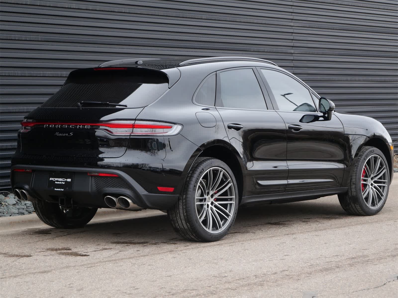 Thumbnail: 2026 Porsche Macan - 25