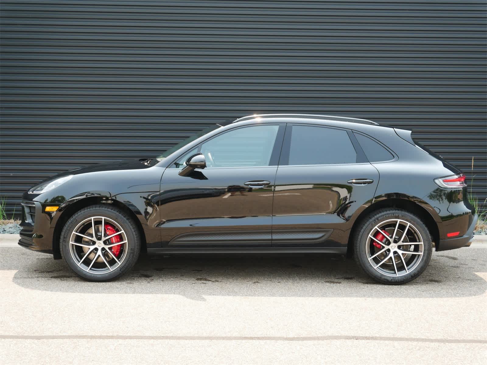 Thumbnail: 2025 Porsche Macan - 2