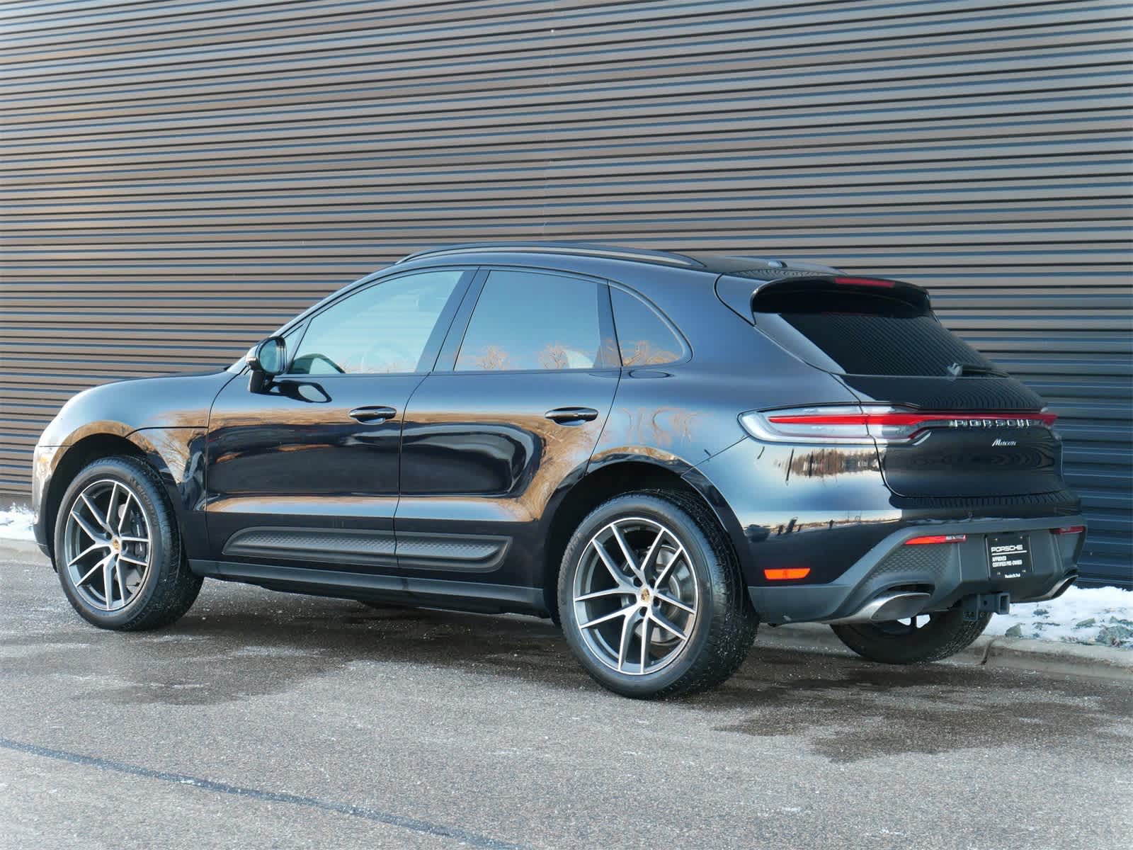 Thumbnail: 2024 Porsche Macan - 3