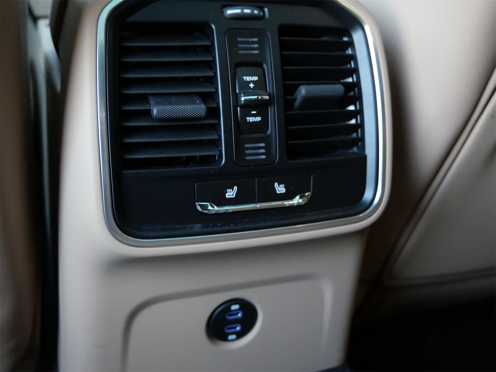 Thumbnail: 2025 Porsche Macan - 10