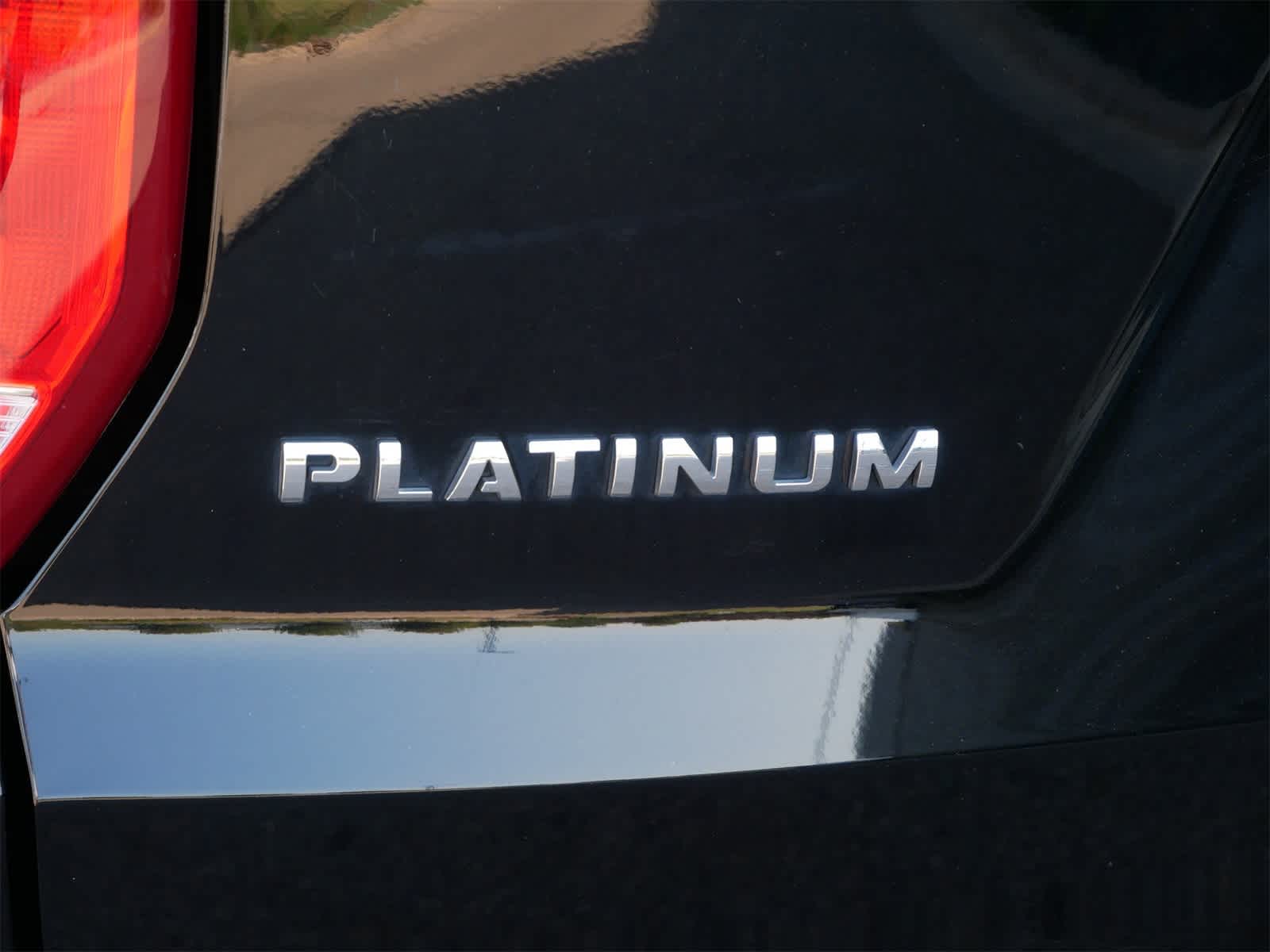 Thumbnail: 2016 Ford Explorer - 21