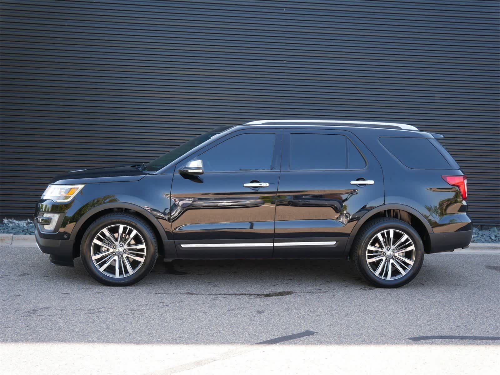 Thumbnail: 2016 Ford Explorer - 2