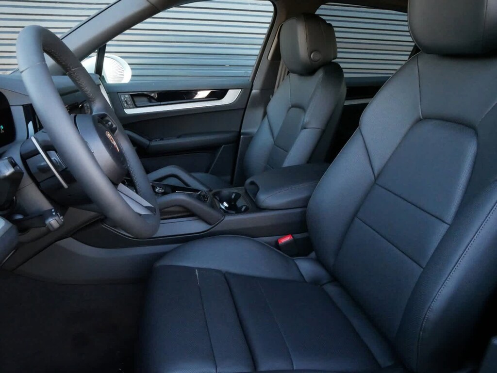 New 2025 Porsche Cayenne SUV