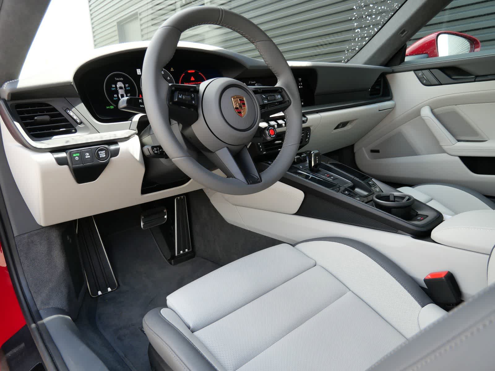 Thumbnail: 2025 Porsche 911 - 4