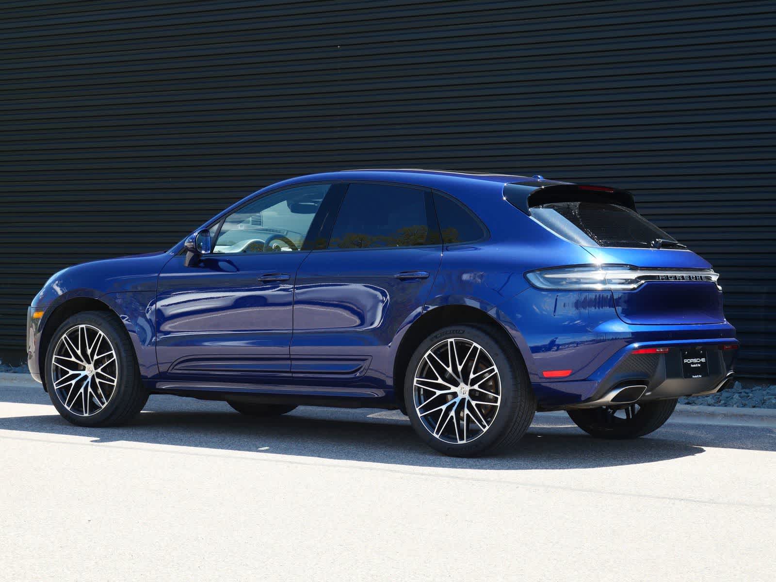 Thumbnail: 2022 Porsche Macan - 3
