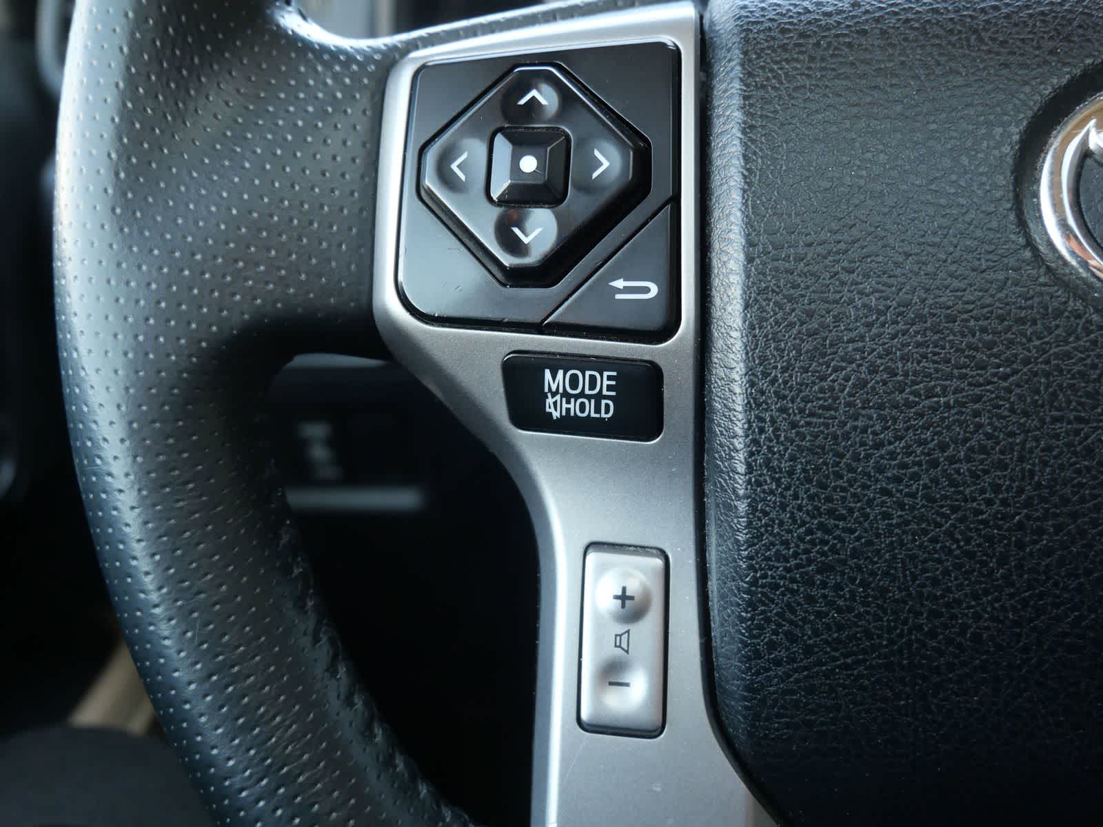 Thumbnail: 2018 Toyota 4Runner - 23