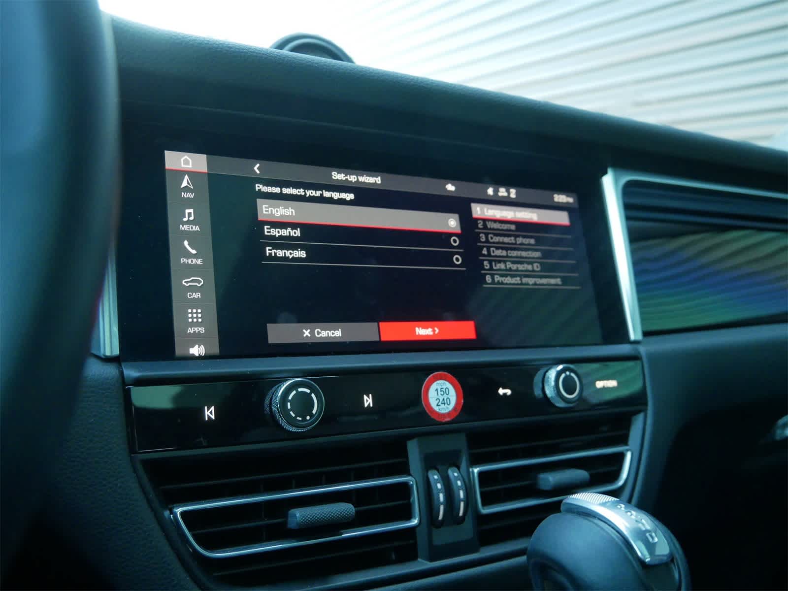 Thumbnail: 2022 Porsche Macan - 22