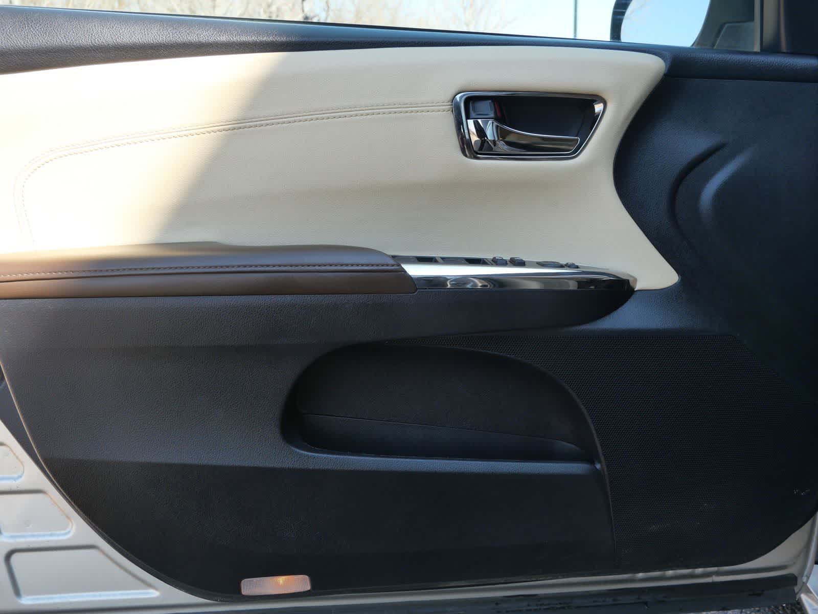 Thumbnail: 2013 Toyota Avalon - 9