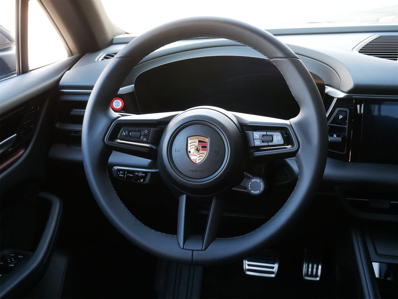 Thumbnail: 2025 Porsche Macan - 8