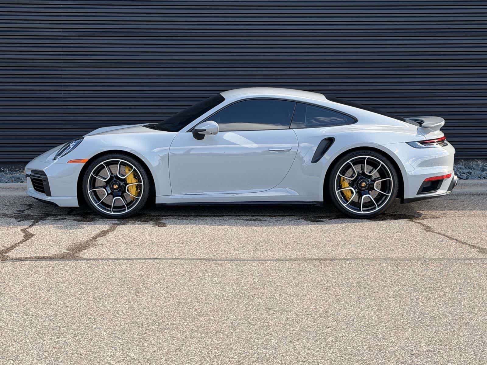 Thumbnail: 2023 Porsche 911 - 2