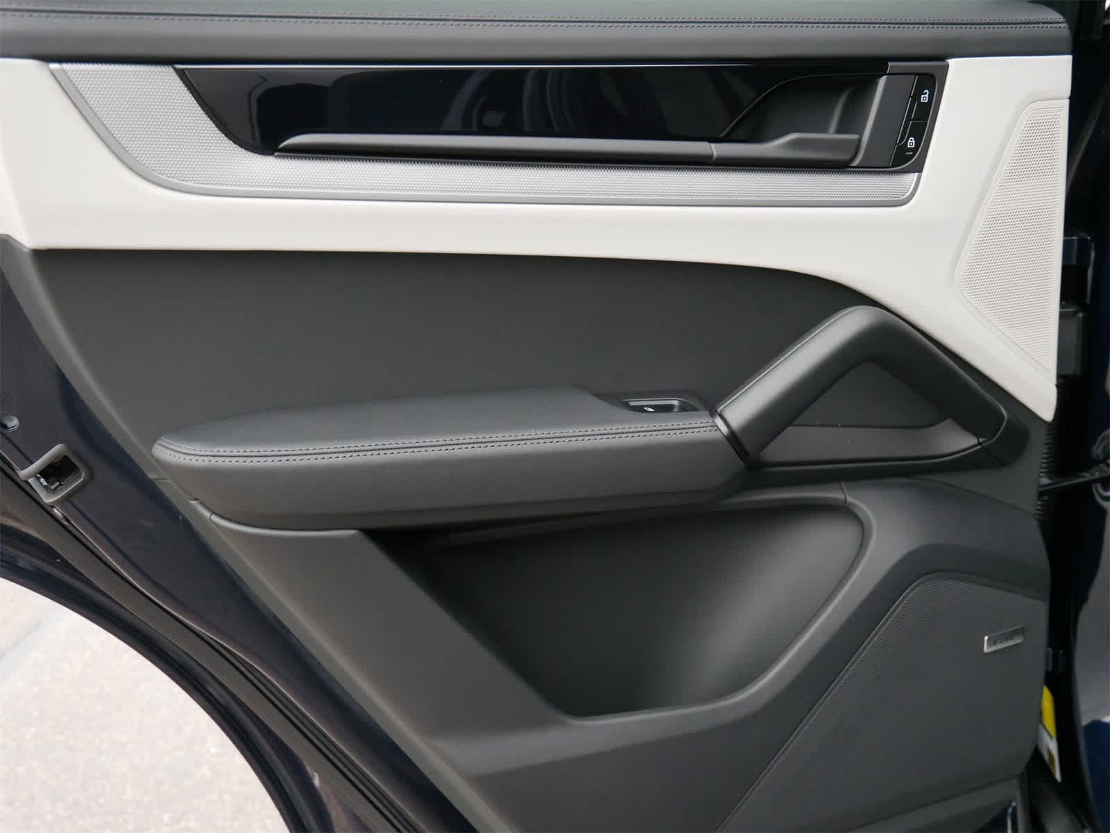 Thumbnail: 2026 Porsche Cayenne - 11