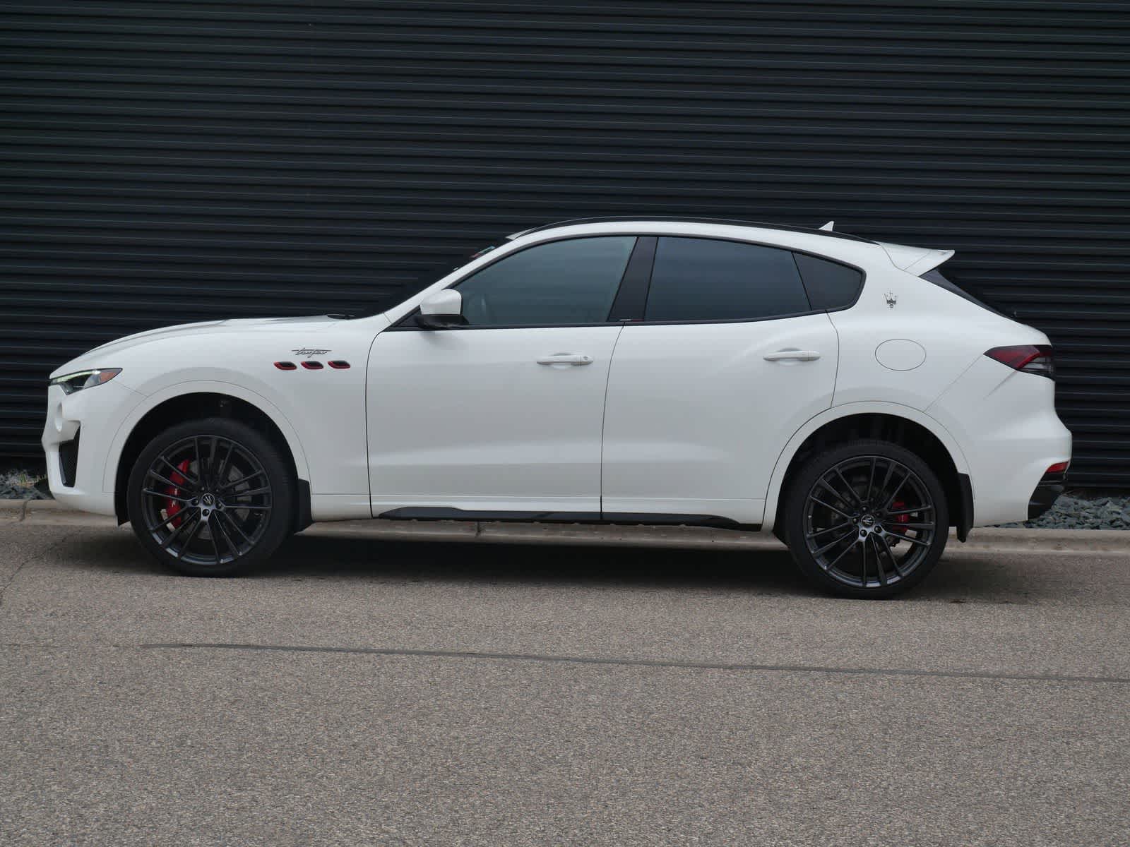 Thumbnail: 2022 Maserati Levante - 2