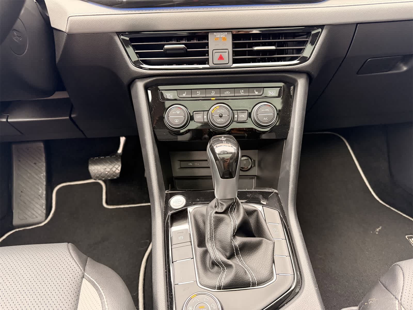 Thumbnail: 2023 Volkswagen Taos - 9