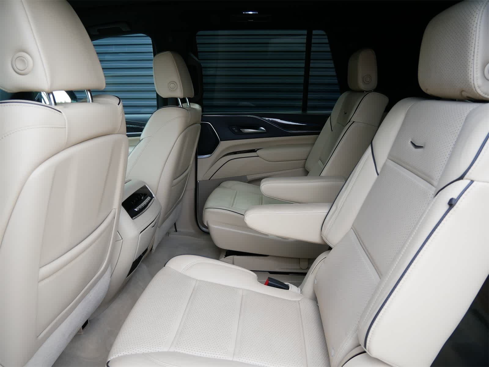 Thumbnail: 2021 Cadillac Escalade - 6