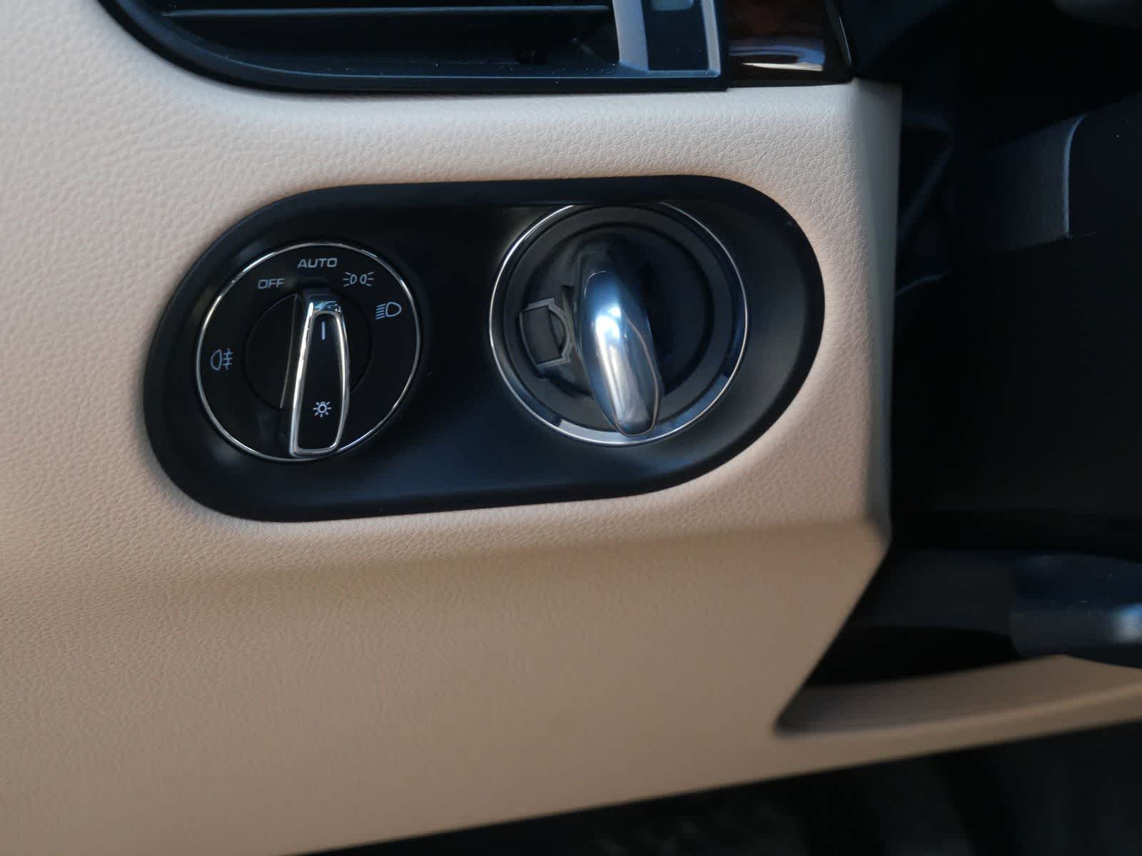 Thumbnail: 2024 Porsche Macan - 15