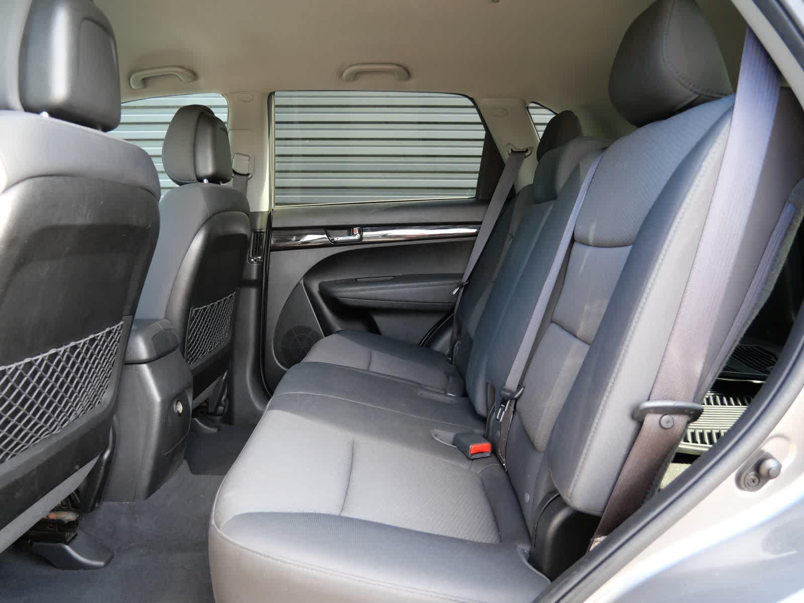 Thumbnail: 2012 Kia Sorento - 11